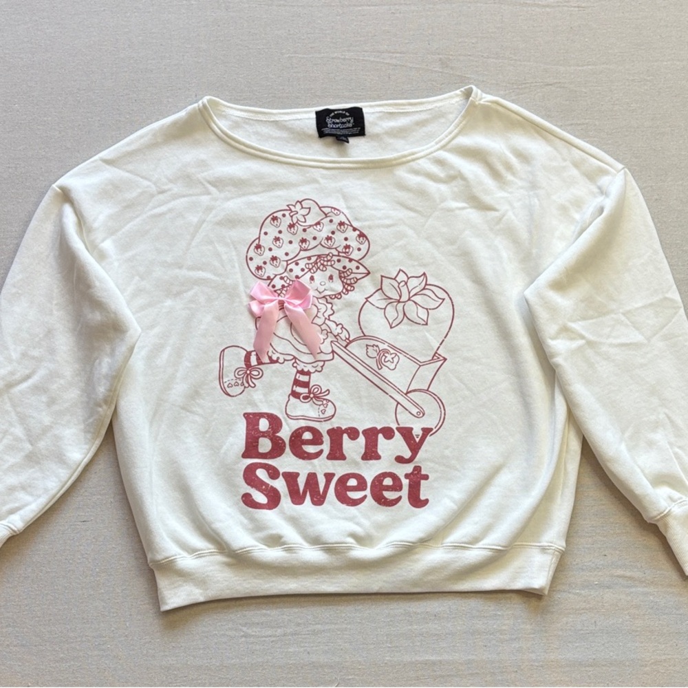 Vintage Strawberry Shortcake White Berry Sweet Women's Sweatshirt
